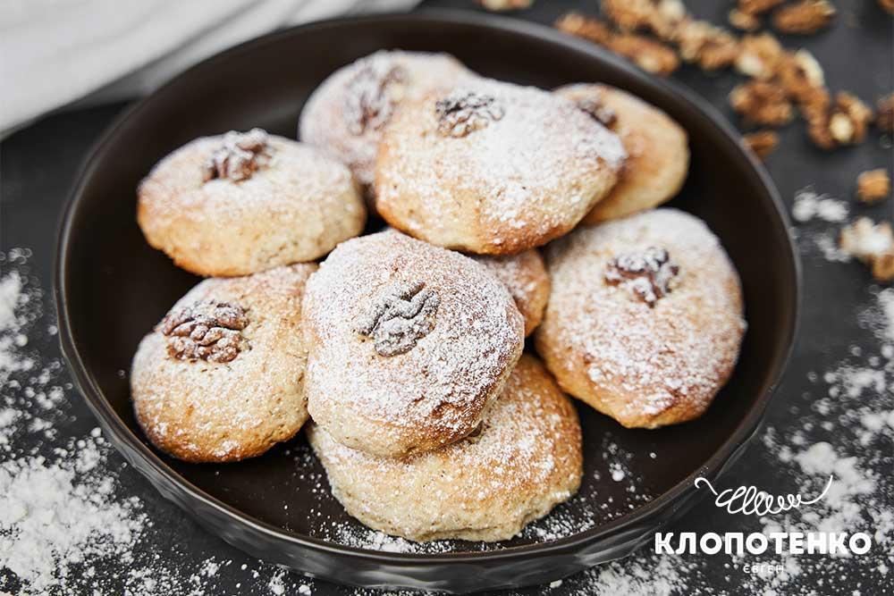 Cookies on yogurt