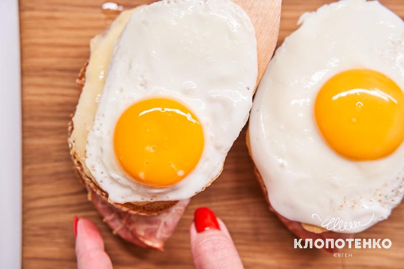 Croque Madame sandwich