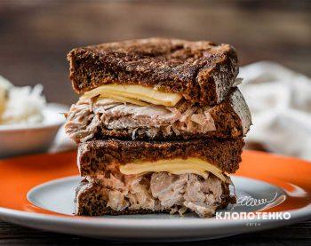 Сандвіч із запеченою свининою