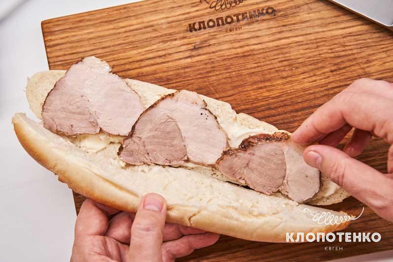 Выложите свинину