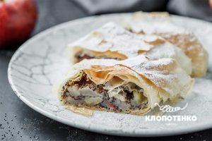 Strudel with apples and poppy seeds