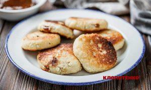 сирники з вареним згущеним молоком