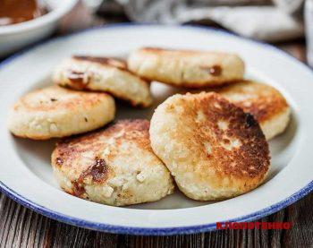 сирники з вареним згущеним молоком