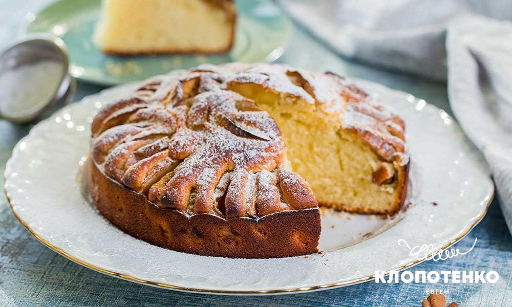шарлотка з яблуками