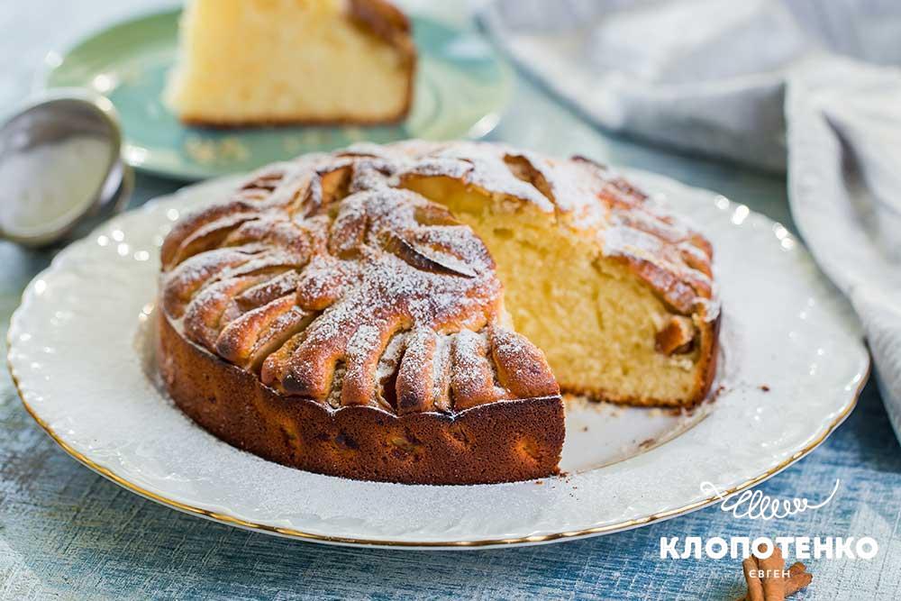 шарлотка з яблуками
