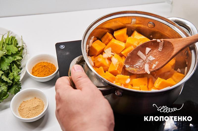 creamy-pumpkin-soup-