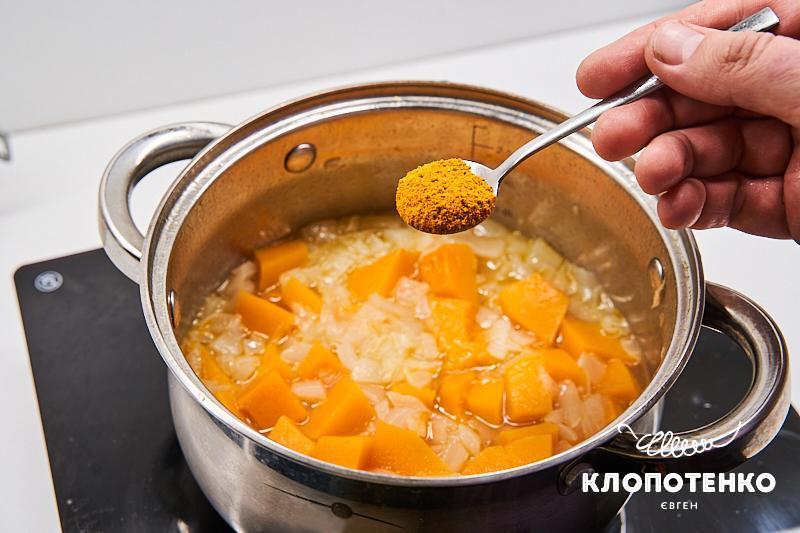 creamy-pumpkin-soup-