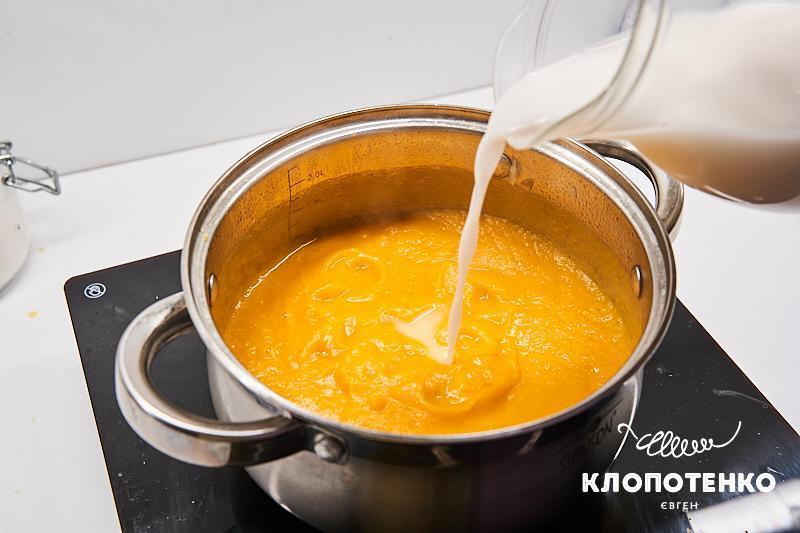 creamy-pumpkin-soup-