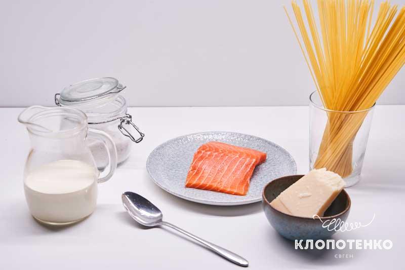 Подготовьте все ингредиенты для приготовления спагетти