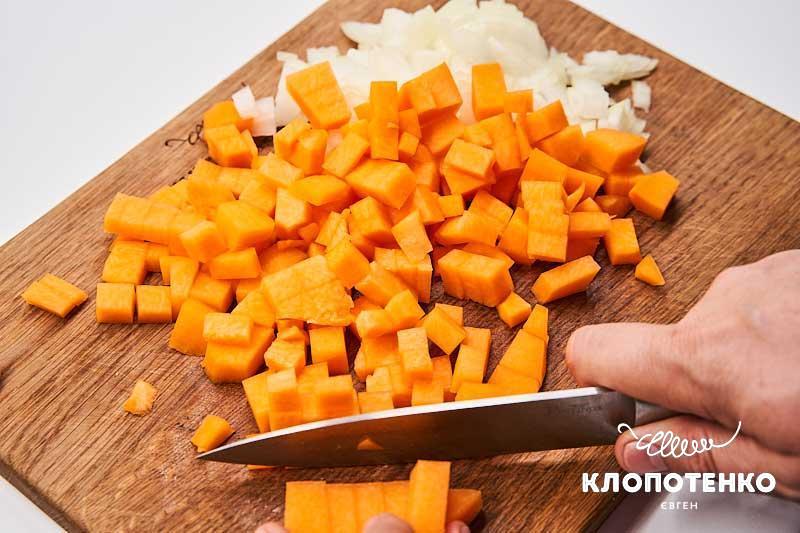 Pumpkin-soup-with-chili 2