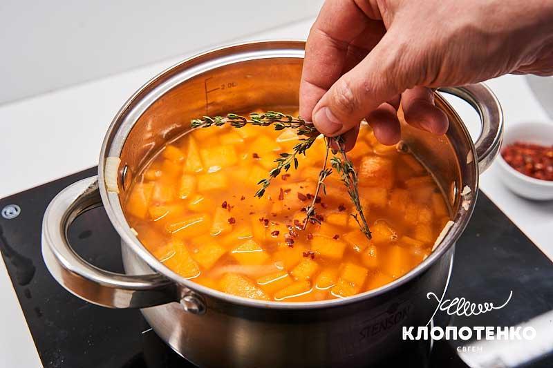 Pumpkin-soup-with-chili 6