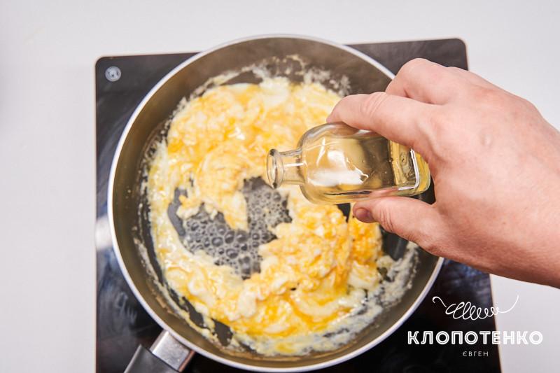 скрэмбл с винным уксусом