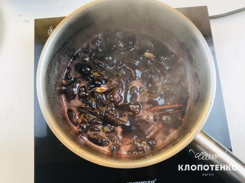 Сливи проварюються із цукром