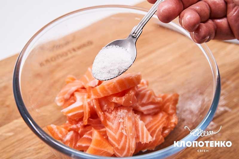 Bagels with cream cheese and salmon 10
