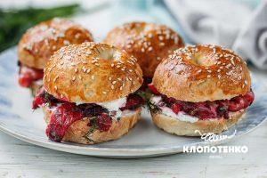 Bagels with cream cheese and salmon