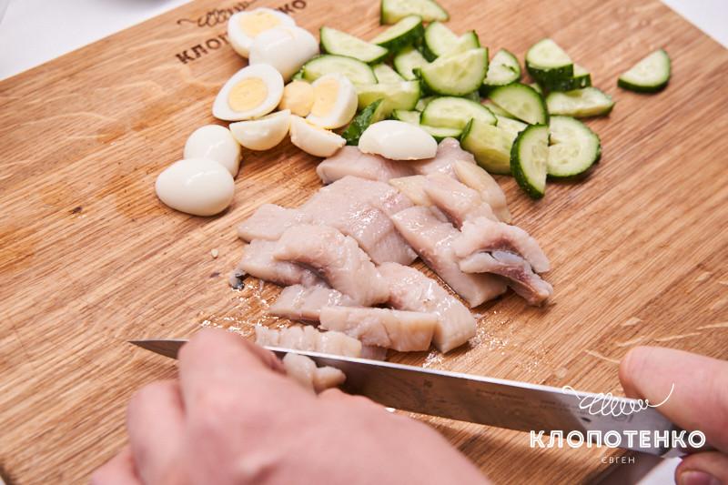 салат с сельдью, картофелем и яблоком