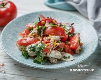 Салат з куркою та моцарелою