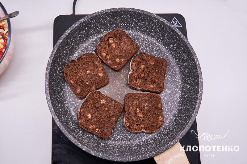 Вместо селедки под шубой. Закуска с селедкой, каперсами и майонезом