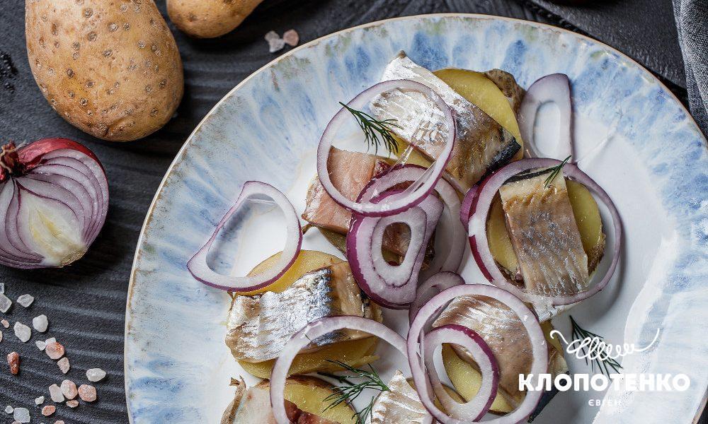 appetizer-of-herring-and-potato/