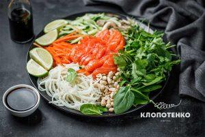 Китайский салат с лососем