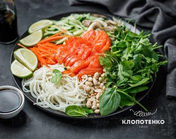 Китайський салат з лососем