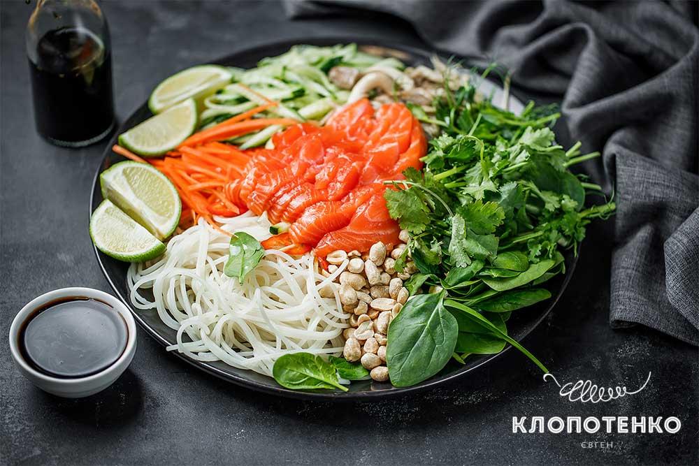 Китайський салат з лососем