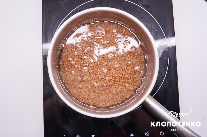 Lentils, arugula and feta cheese salad