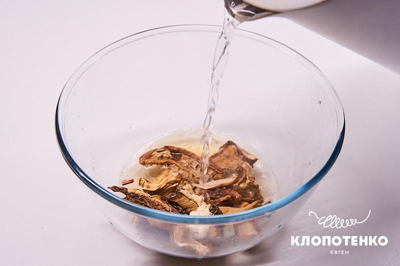 тушеная капуста с тмином и грибами