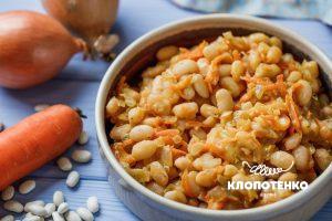 вареная фасоль с морковью и луком
