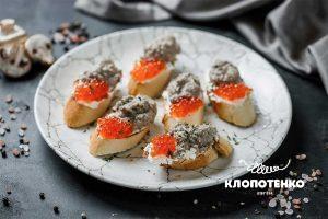 Канапе с грибами и икрой