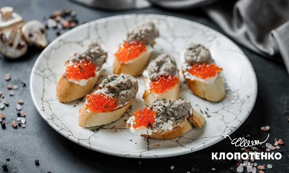Канапе з грибами та ікрою