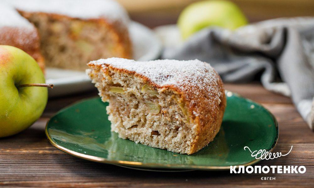 Приготовление пирога с яблоками в мультиварке