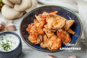 Batter-fried oyster mushrooms