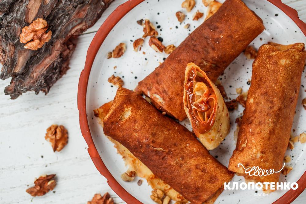 Crepes with nuts and sweetened condensed milk