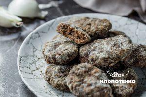 Котлети з телятини та запеченої цибулі