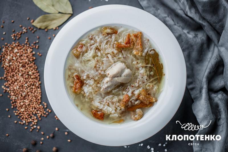 Капустняк с гречкой и шкварками