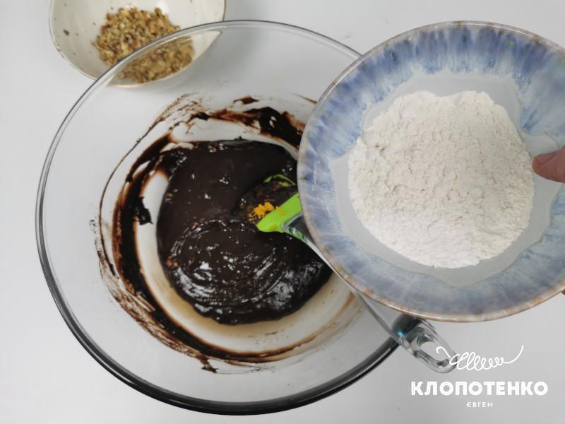 шоколадный брауни с орехами