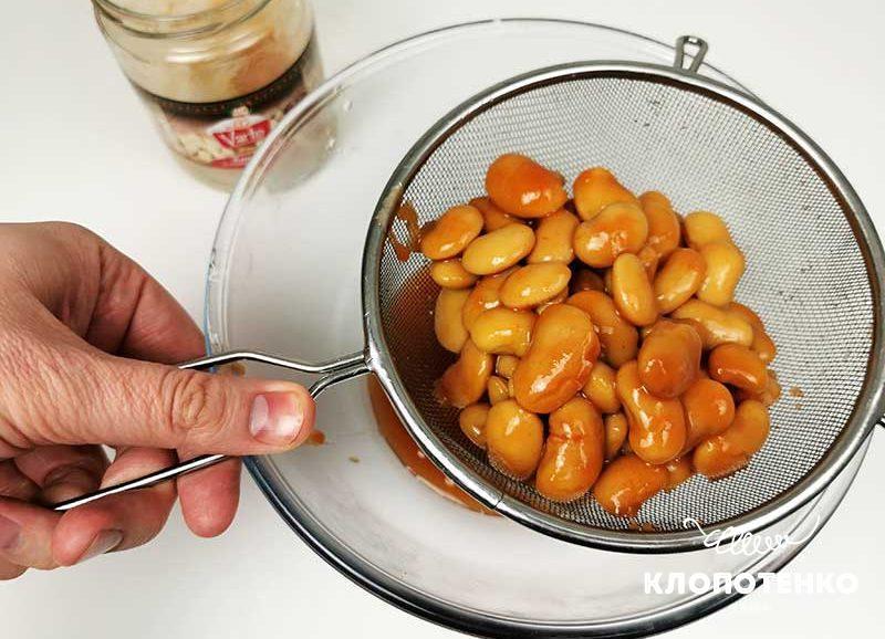 Процідіть квасолю