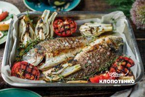 Дорадо на решетке с овощами