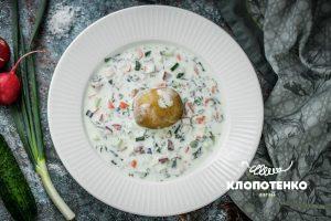 холодний суп на йогурті