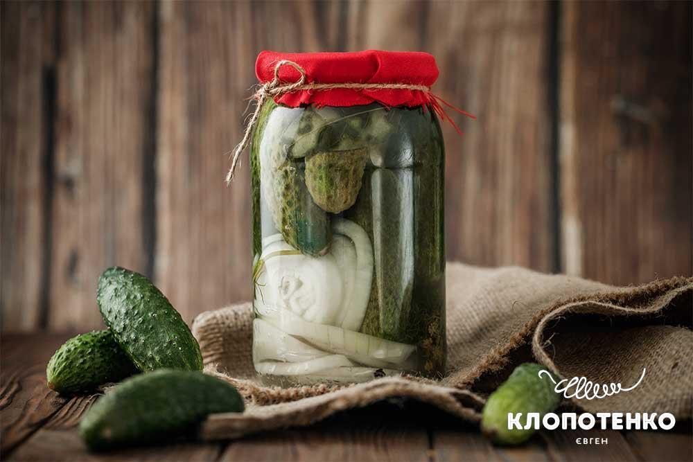 Консервовані огірки з імбиром