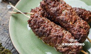 Кебаб из говядины с острым соусом харисса