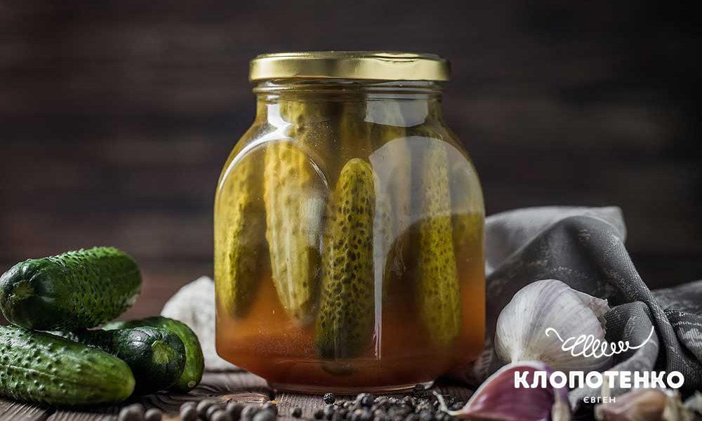 Огірки з кетчупом чилі