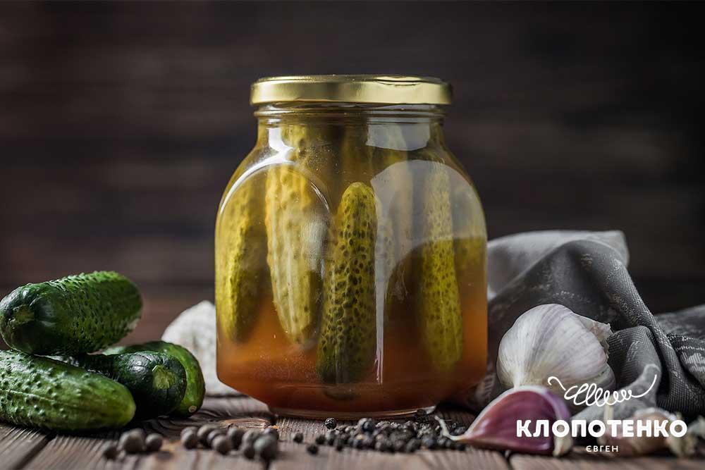 Огурцы с кетчупом чили