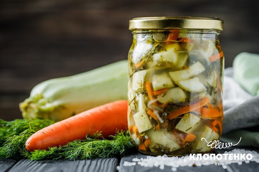 салат з кабачків на зиму