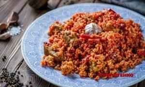 Плов з булгуром, свининою та буряком