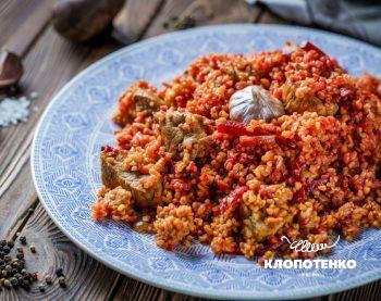 плов з булгуром, свининою та буряком