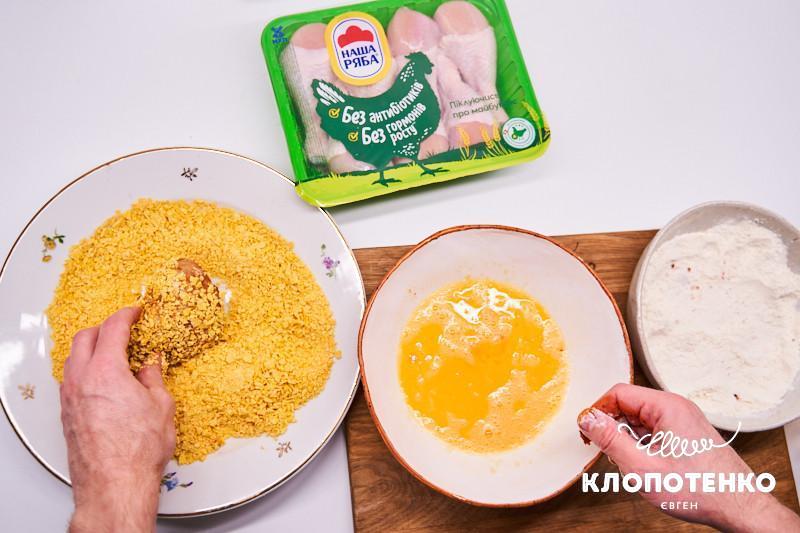 Курячі гомілки KFC в паніровці: