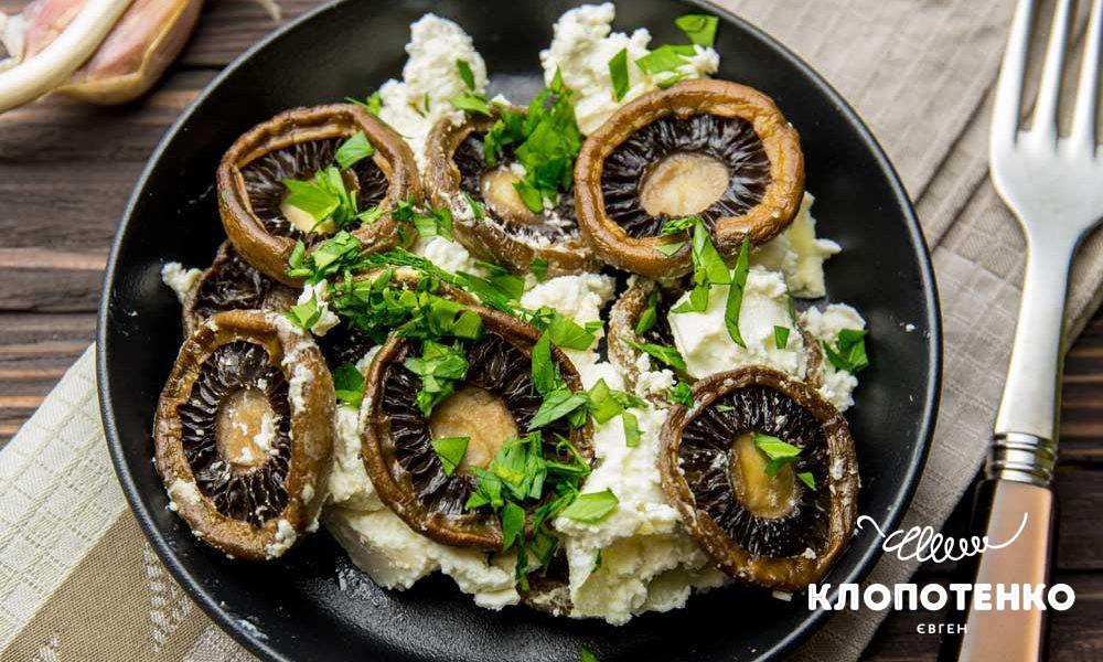 Mushrooms-with-feta-and-garlic