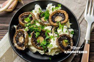 Mushrooms-with-feta-and-garlic
